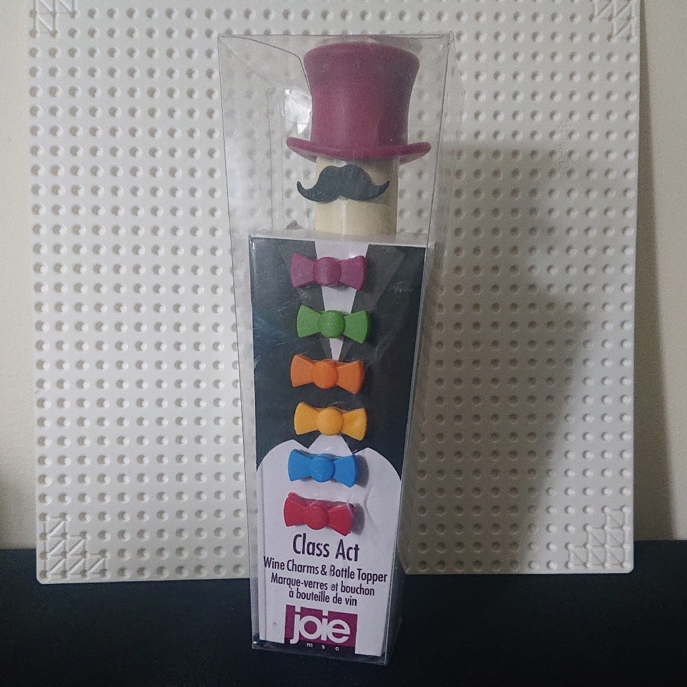 Joie - Class Act Wine Charms and Bottle Topper Set - Fancy Bow Ties and Top Hat